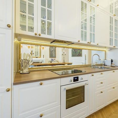 Bpr The Golden Astoria With Balcony And A/C Leilighet Budapest Eksteriør bilde
